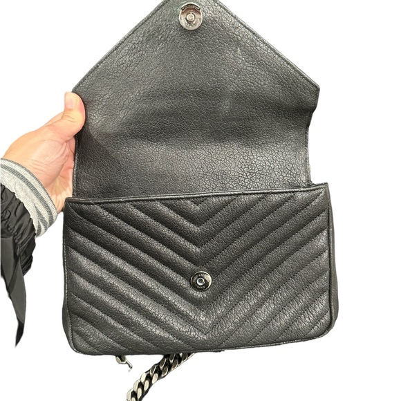 Authentic Saint Laurent Medium College Matelasse Leather Shoulder Bag - Picture 4 of 14